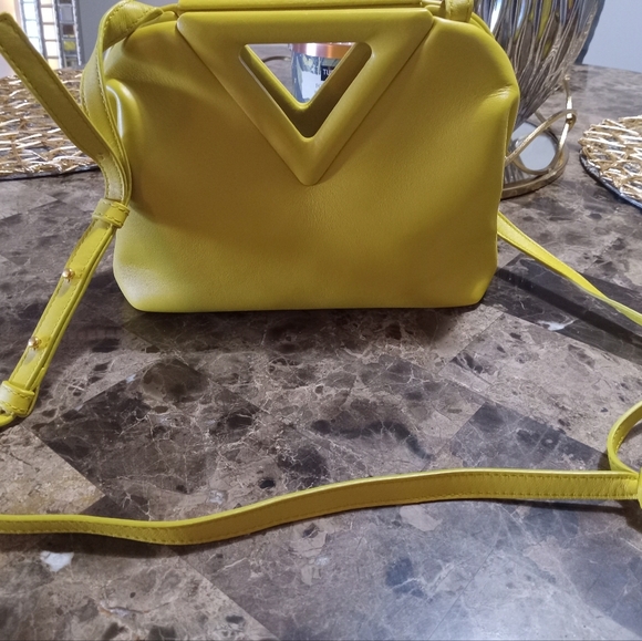 Bottega Veneta The Point Triangle Yellow Mustard Calf Leather Small Crossbody - Picture 6 of 11